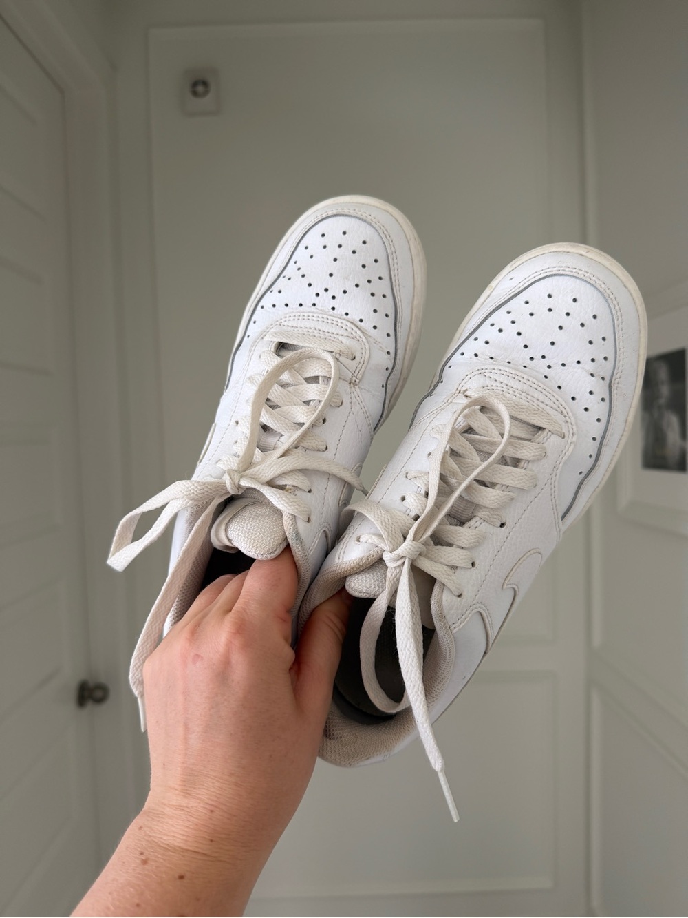 Nike White Sneakers Size 8 Women - Picture 2 of 10
